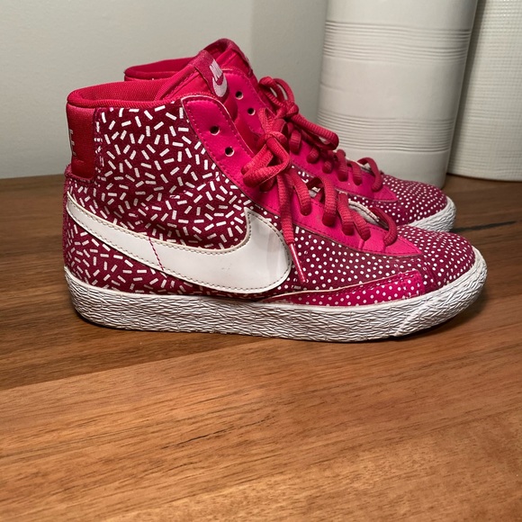 Nike pink spotty high tops size US 6 - Picture 2 of 9